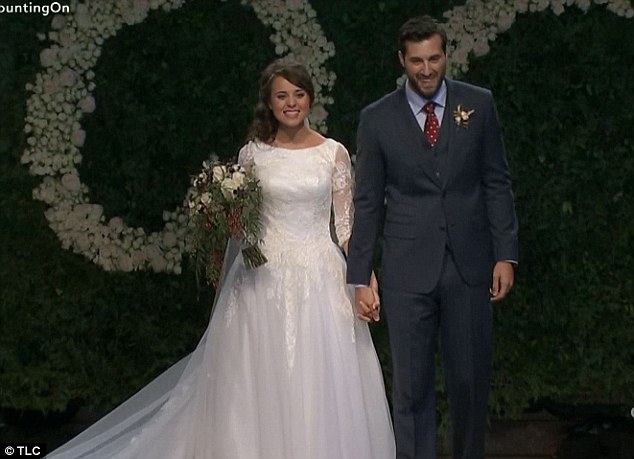 Jinger Duggar and Jeremy Vuolo lock lips twice after getting hitched on ...