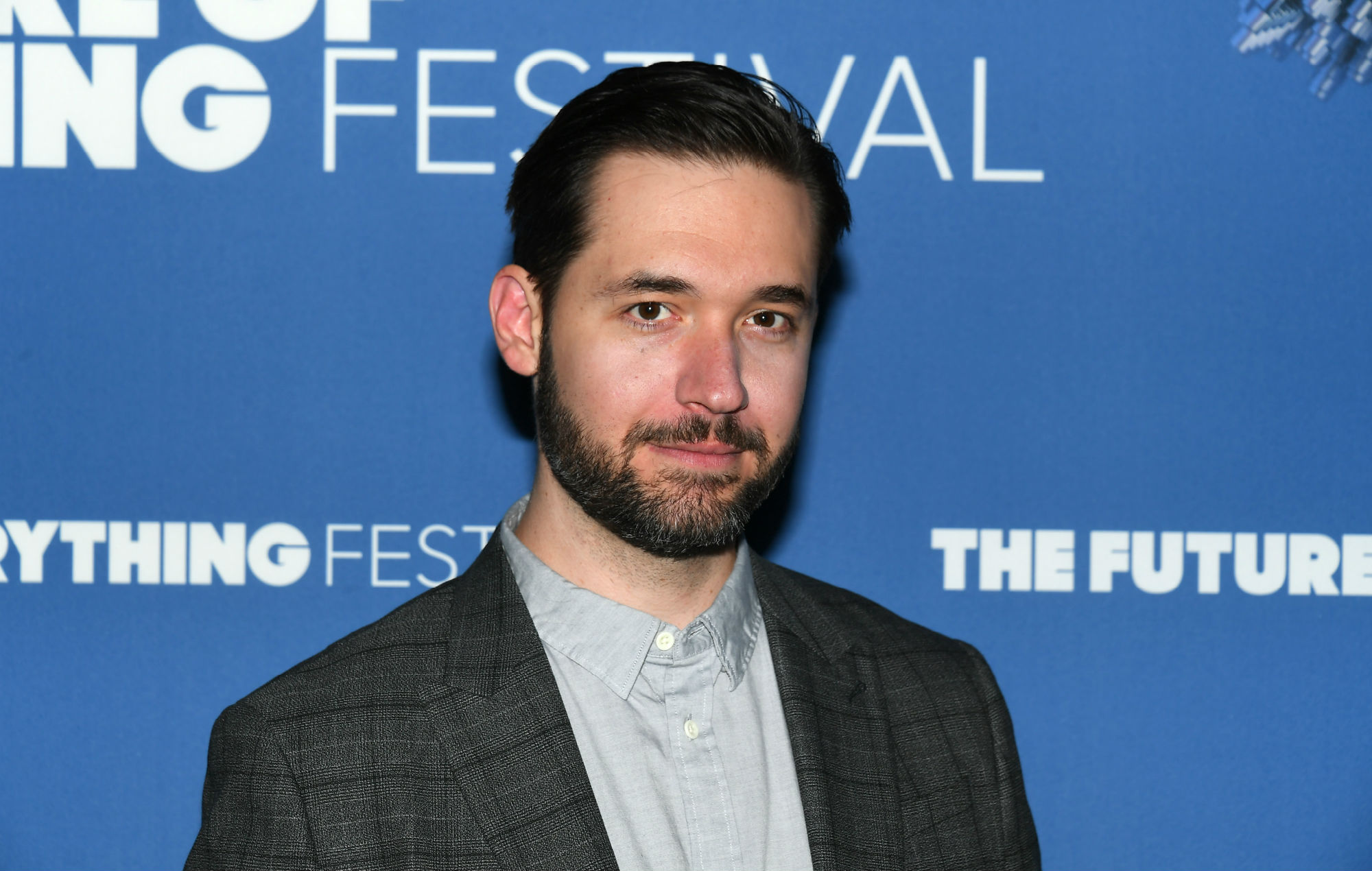 Reddit co-founder Alexis Ohanian resigns and urges board to replace him ...