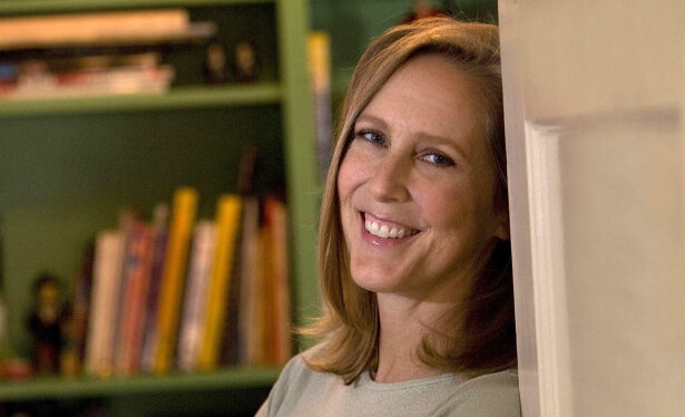 Exploring Mary Roach's Education and Qualifications