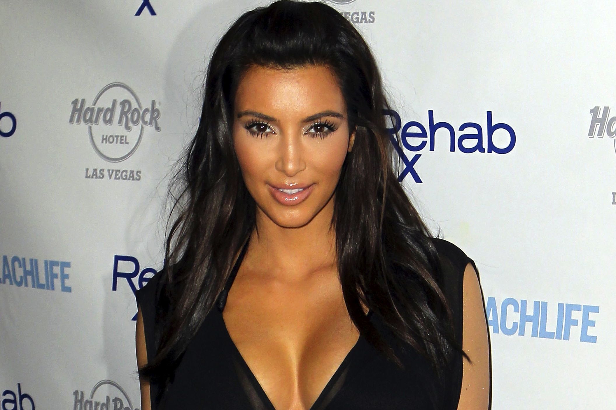 Kim Kardashian Diamond Dust Spray Tan - And Why Not
