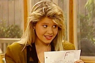 Speculations of DJ Tanner's Pregnancy in Full House.