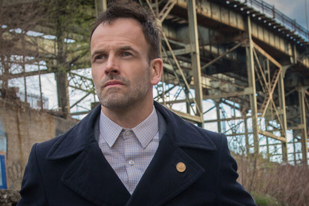 Unraveling the Identity of the Prime Minister in the Sixth Season of The Crown.