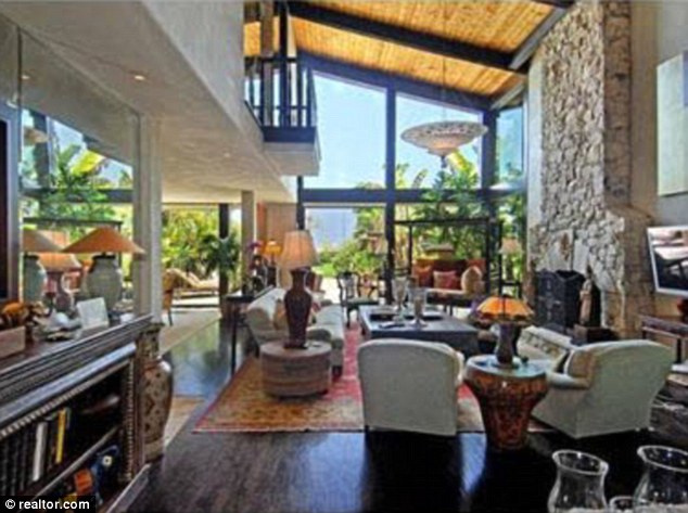 Goldie Hawn and Kurt Russell sell California mansion for $15 million ...