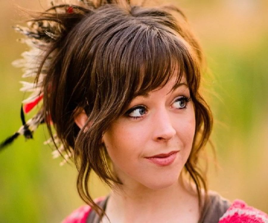 Lindsey Stirling Biography - Facts, Childhood, Family Life & Achievements