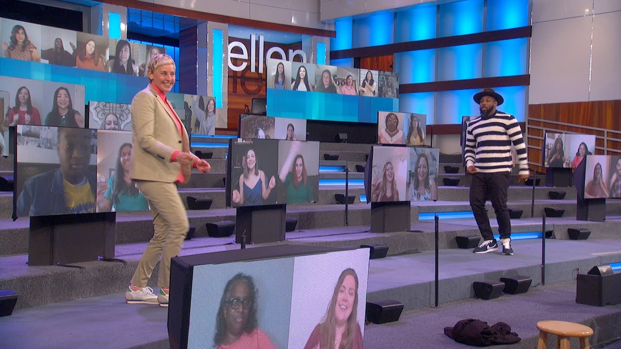 Ellen & tWitch Get Down During a Commercial Break - YouTube