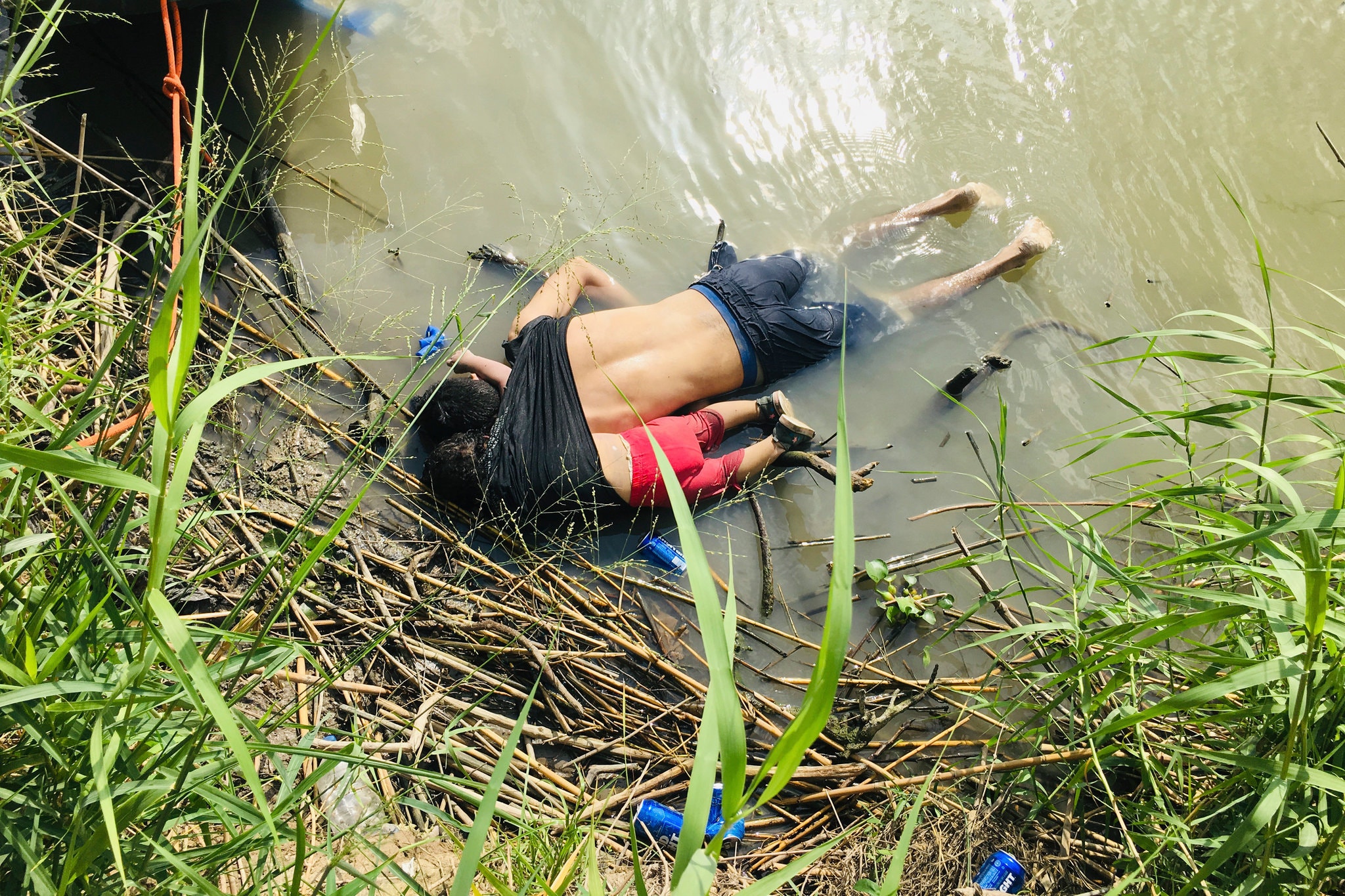 Photo of Drowned Migrants Captures Pathos of Those Who Risk It All ...